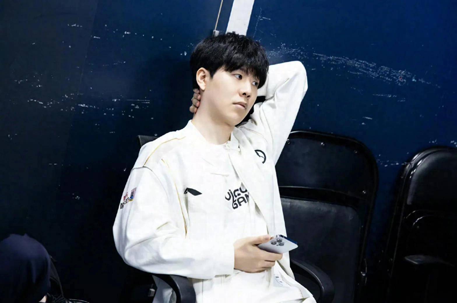 Astralis 对阵 aurora ， Legacy 对抗 FlyQuest 在 PGL Masters Bucharest 2025